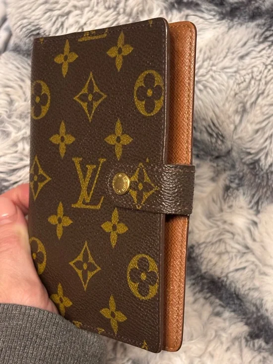 Louis Vuitton Classic Monogram PM Agenda Cover - Picture 5 of 12